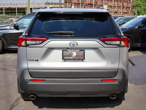 Silver Sky Metallic 2022 Toyota RAV4 XLE
