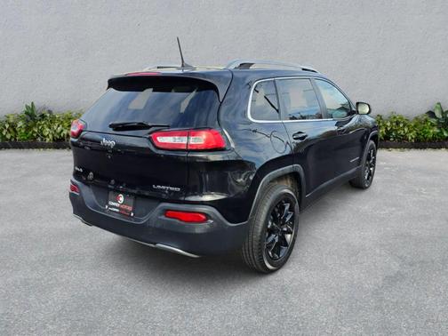 2016 Jeep Cherokee Sport
