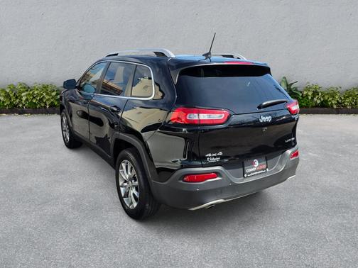 Diamond Black Crystal Pearlcoat 2018 Jeep Cherokee Limited