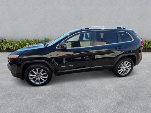 Diamond Black Crystal Pearlcoat 2018 Jeep Cherokee Limited