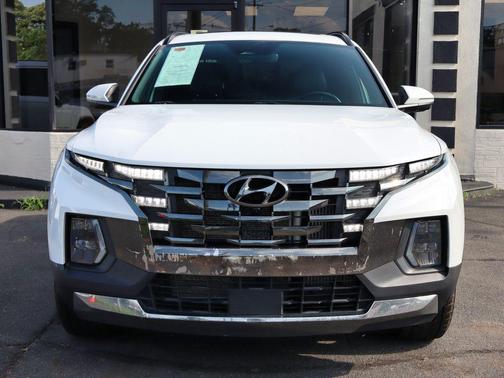 Atlas White 2024 Hyundai SANTA CRUZ Limited