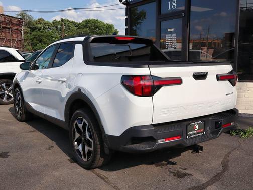 Atlas White 2024 Hyundai SANTA CRUZ Limited