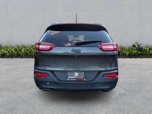 2016 Jeep Cherokee Sport