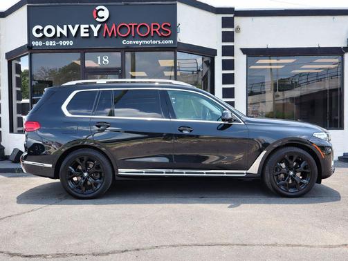 Black Sapphire Metallic 2020 BMW X7 xDrive40i