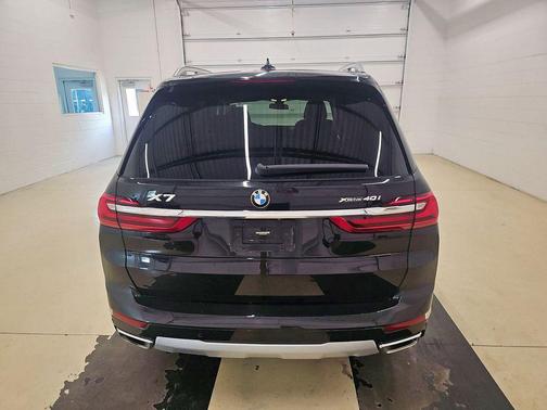 Black Sapphire Metallic 2020 BMW X7 xDrive40i