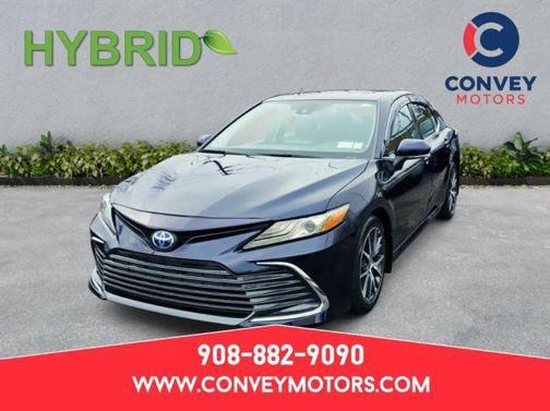 2022 Toyota Camry Hybrid XLE