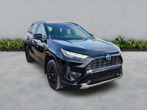 2022 Toyota RAV4 Hybrid SE