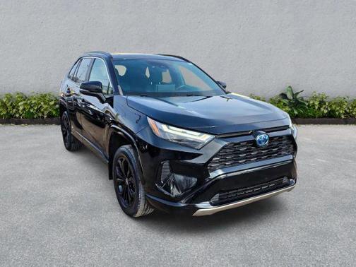 2022 Toyota RAV4 Hybrid SE