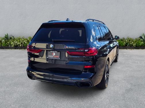 2021 BMW X7 M50i