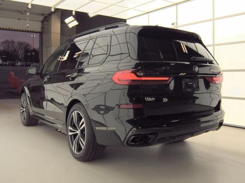 2021 BMW X7 M50i