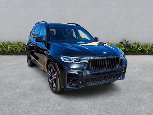 2021 BMW X7 M50i
