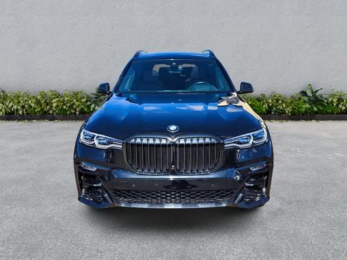 2021 BMW X7 M50i