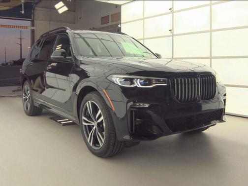 2021 BMW X7 M50i