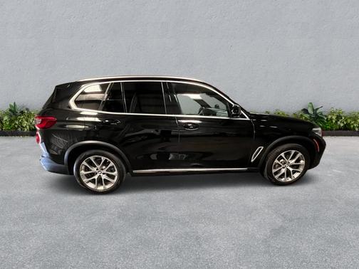 Jet Black 2019 BMW X5 xDrive40i