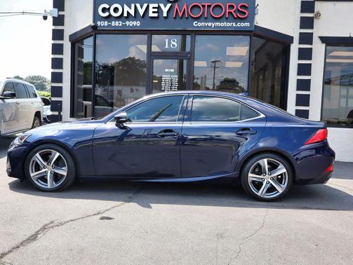 Mica 2019 Lexus IS 300 Base
