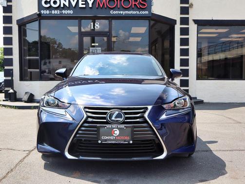 Mica 2019 Lexus IS 300 Base