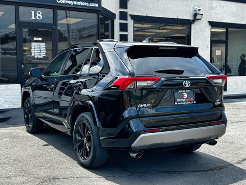 Midnight Black Metallic 2022 Toyota RAV4 Hybrid SE