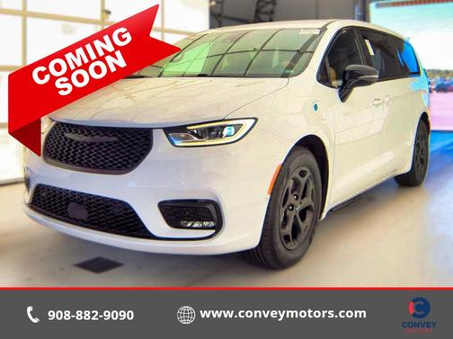 Bright White Clearcoat 2024 Chrysler Pacifica Hybrid Select