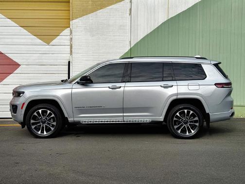Silver Zynith 2022 Jeep Grand Cherokee L Overland