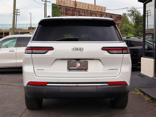 Bright White Clearcoat 2024 Jeep Grand Cherokee L Laredo