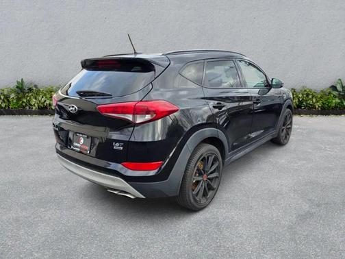 2017 Hyundai TUCSON Night