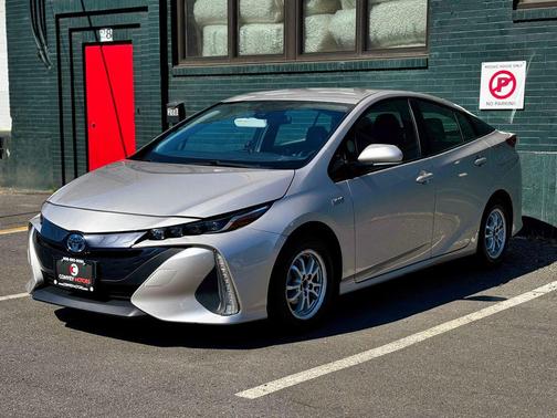 Titanium 2017 Toyota Prius Prime Premium