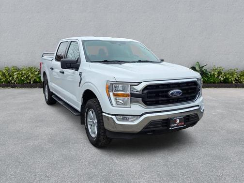 Oxford White 2022 Ford F-150 XLT