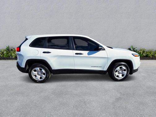 2016 Jeep Cherokee Sport