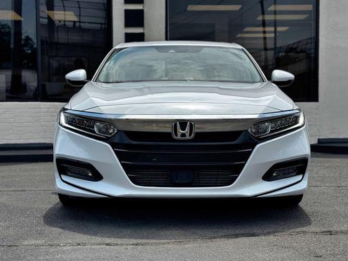 Platinum White Pearl 2018 Honda Accord EX-L