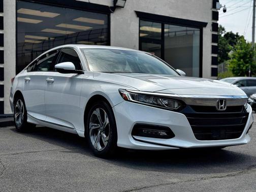 Platinum White Pearl 2018 Honda Accord EX-L