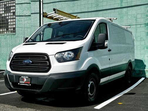 Oxford White 2018 Ford Transit-250 Base