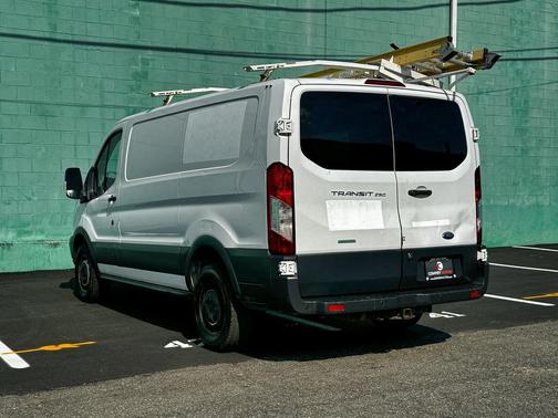 Oxford White 2018 Ford Transit-250 Base