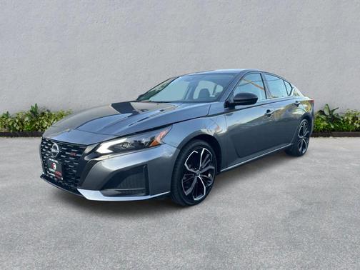 2023 Nissan Altima SR FWD