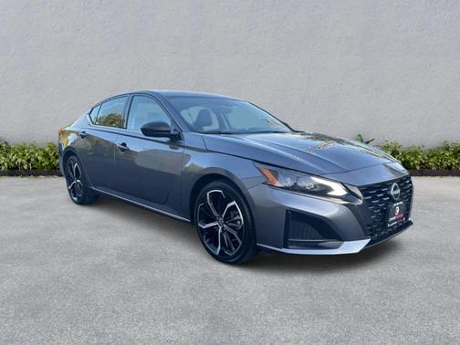 2023 Nissan Altima SR FWD