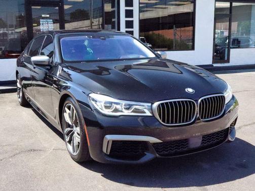Black Sapphire Metallic 2018 BMW M760 xDrive