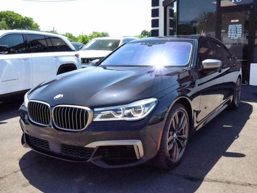 Black Sapphire Metallic 2018 BMW M760 xDrive