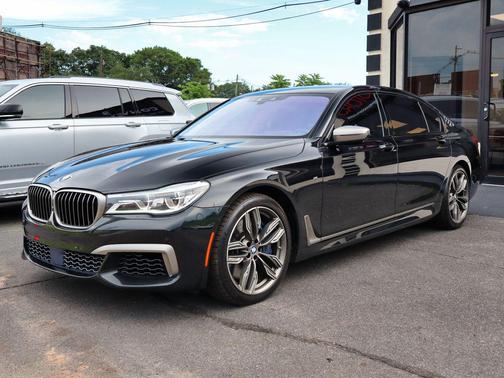 Black Sapphire Metallic 2018 BMW M760 xDrive