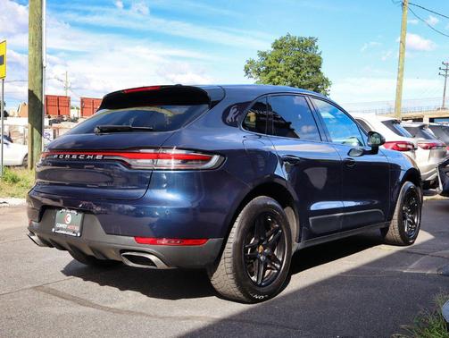Sapphire Blue Metallic 2019 Porsche Macan Macan