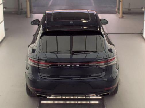 Sapphire Blue Metallic 2019 Porsche Macan Macan