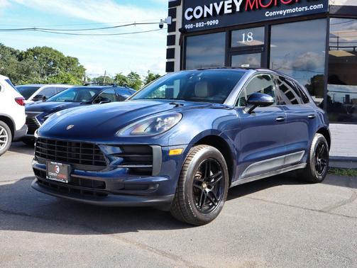 Sapphire Blue Metallic 2019 Porsche Macan Macan