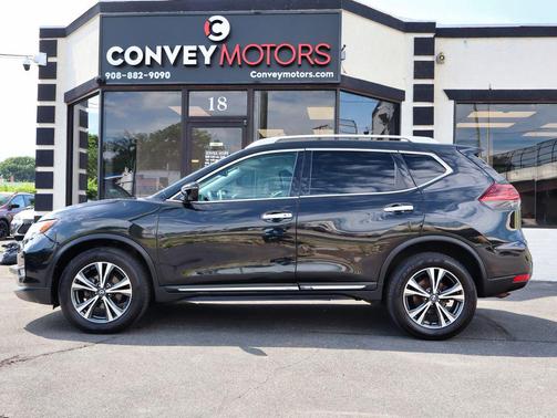 Magnetic Black 2018 Nissan Rogue SL