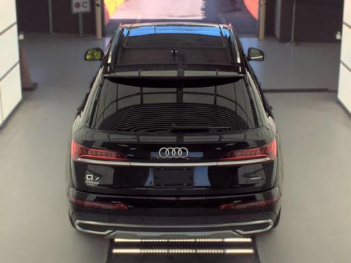 Black 2021 Audi Q7 55 Premium