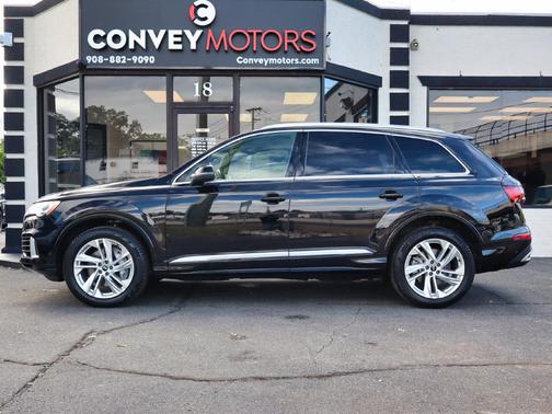 Black 2021 Audi Q7 55 Premium