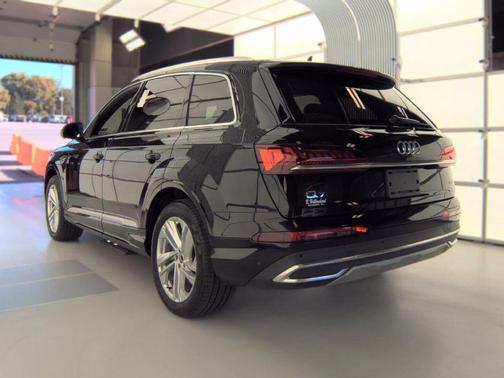 Black 2021 Audi Q7 55 Premium