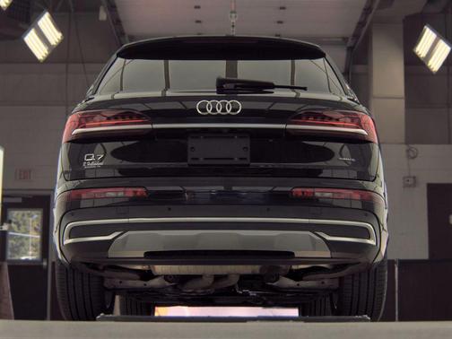 Black 2021 Audi Q7 55 Premium
