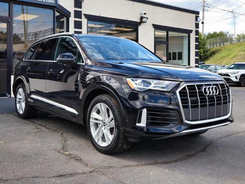 Black 2021 Audi Q7 55 Premium