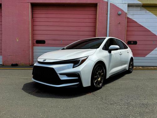 Wind Chill Pearl 2024 Toyota Corolla Hybrid SE