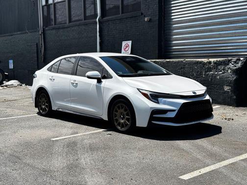 Wind Chill Pearl 2024 Toyota Corolla Hybrid SE