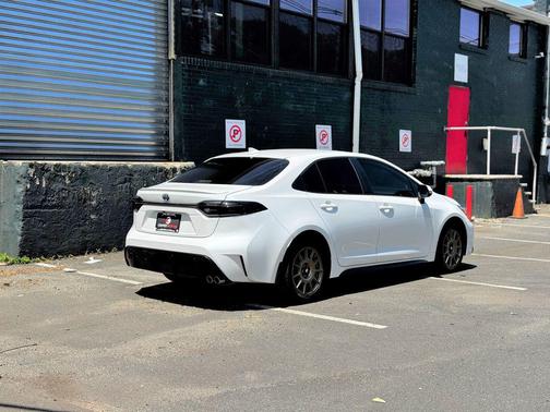 Wind Chill Pearl 2024 Toyota Corolla Hybrid SE