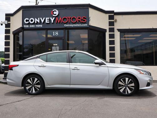 Brilliant Silver Metallic 2021 Nissan Altima 2.5 SV